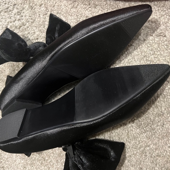 HEAVIER HEART VELVET BOW BALLET FLATS - Picture 2 of 5